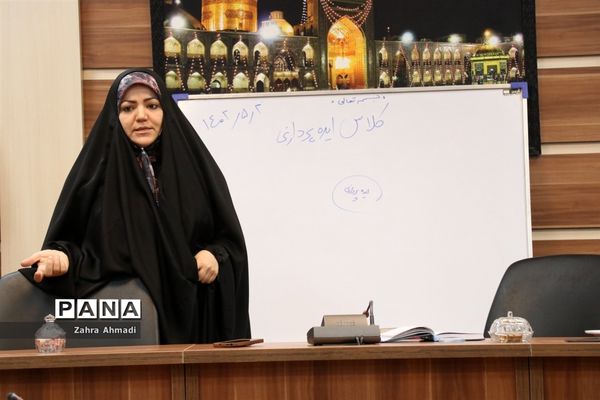 جلسه ایده‌پردازی در سازمان دانش‌آموزی خراسان رضوی