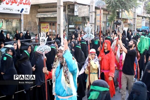 حرکت کاروان زینبیون در شهرستان بهارستان