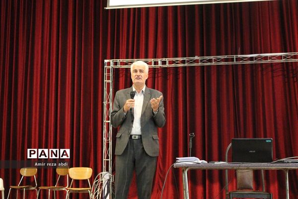 دوره آموزشی تشریح برنامه‌ها و فعالیت‌های سازمان دانش‌آموزی