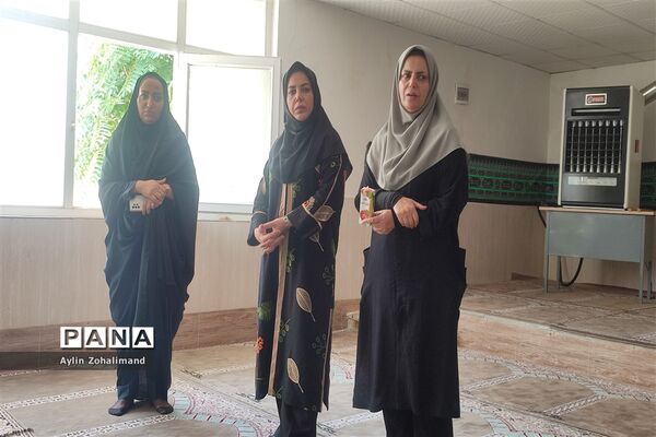 جلسه آماده‌سازی دختران عضو سازمان دانش‌آموزی  رباط کریم برای اعزام به اردوی یاور‌مربیان شهرستان‌های تهران