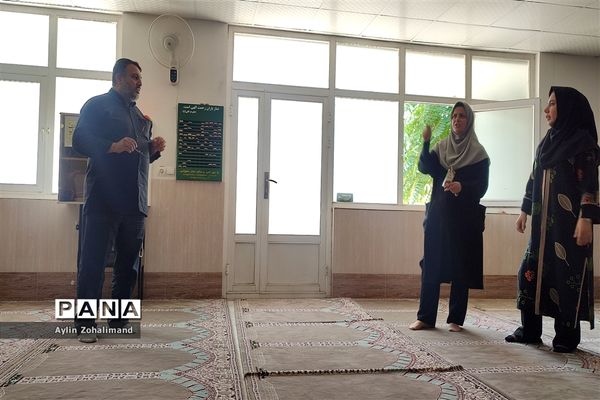 جلسه آماده‌سازی دختران عضو سازمان دانش‌آموزی  رباط کریم برای اعزام به اردوی یاور‌مربیان شهرستان‌های تهران