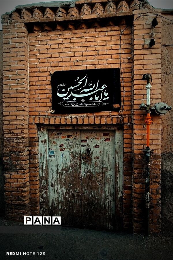 سردرهای سیاه‌پوش کوچه‌های زنجان