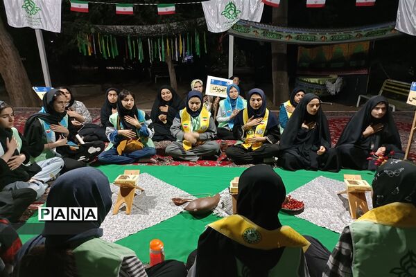 محفل انس با قرآن در شب دوم سفر تربیتی یاو‌رمربیان پیشتاز شهرستان قدس