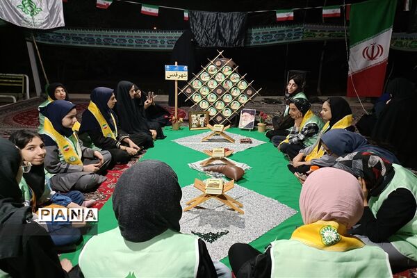 محفل انس با قرآن در شب دوم سفر تربیتی یاو‌رمربیان پیشتاز شهرستان قدس