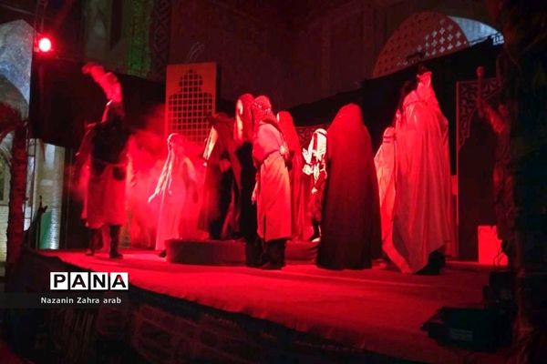 اجرای نمایش شیدای‌ زمان به‌مناسبت ماه محرم در مسجد جامع ورامین