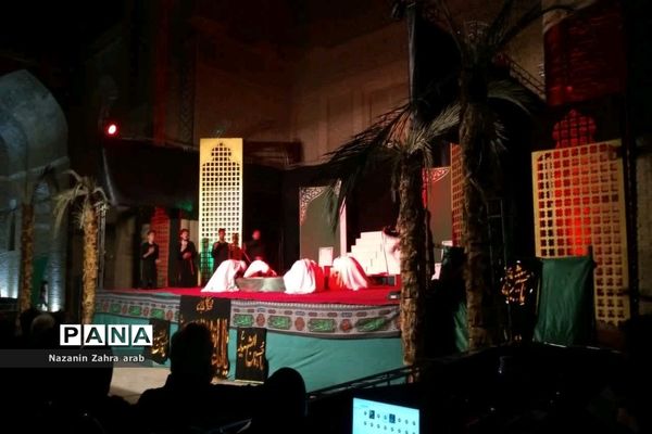 اجرای نمایش شیدای‌ زمان به‌مناسبت ماه محرم در مسجد جامع ورامین