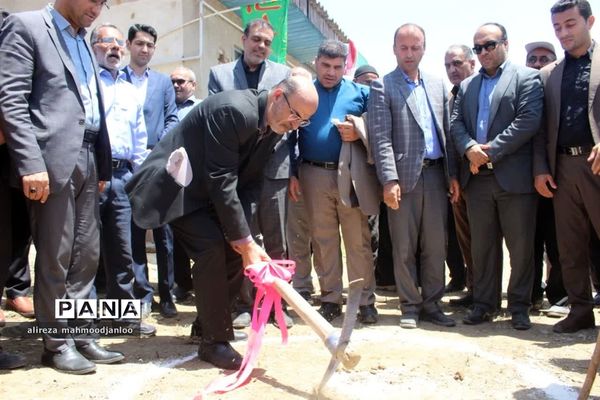 کلنگ زنی مدرسه ابتدایی در روستای وزوار گلوگاه