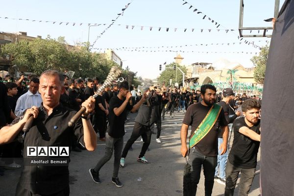 ایستگاه‌های صلواتی و حضور نوجوانان در دسته های عزاداری محرم