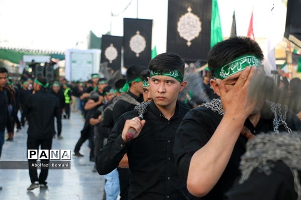 ایستگاه‌های صلواتی و حضور نوجوانان در دسته های عزاداری محرم