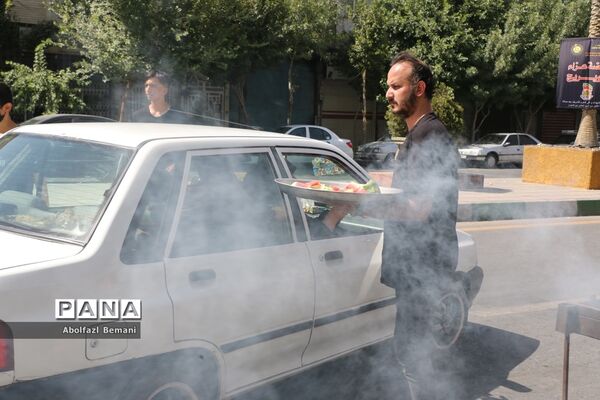 ایستگاه‌های صلواتی و حضور نوجوانان در دسته های عزاداری محرم