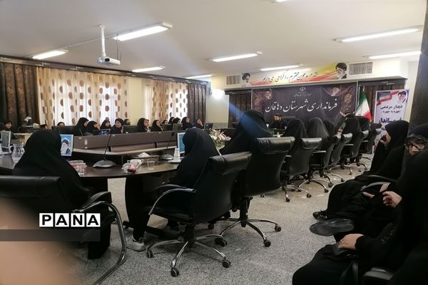 برگزاری جلسه تئوری روایتگران محله و روستا در دهاقان