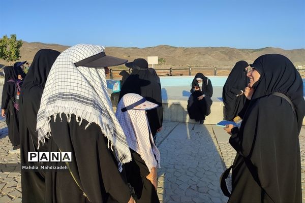 اجرای برنامه کوهپیمایی ویژه بسیجیان دختر مشهدی