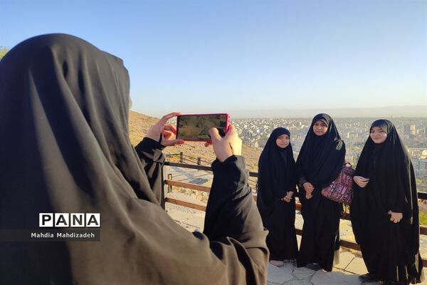 اجرای برنامه کوهپیمایی ویژه بسیجیان دختر مشهدی