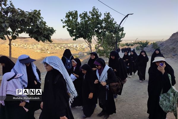 اجرای برنامه کوهپیمایی ویژه بسیجیان دختر مشهدی