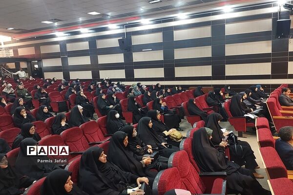 همایش طلایه‌داران عفاف و حجاب در کانون شهید کافی شهریار