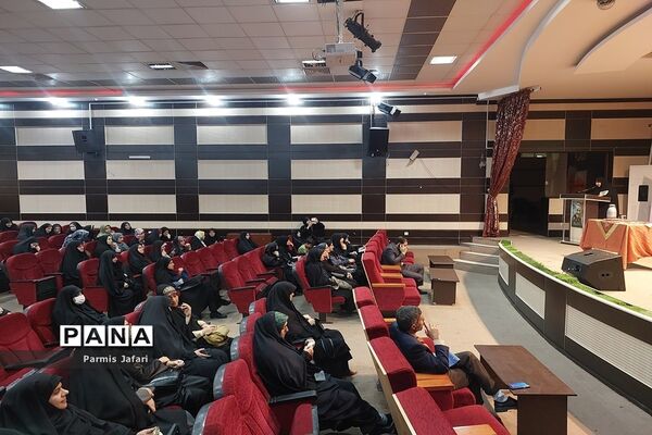 همایش طلایه‌داران عفاف و حجاب در کانون شهید کافی شهریار