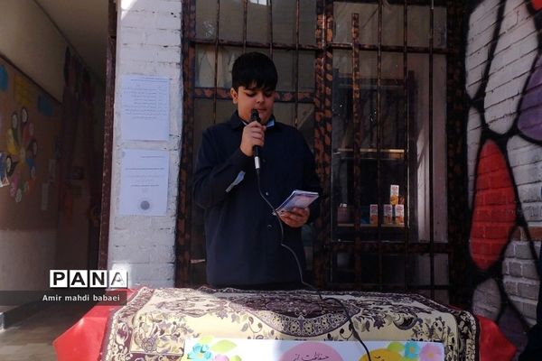 تبلیغات شورای دانش‌آموزی در دبستان دانش  رودهن