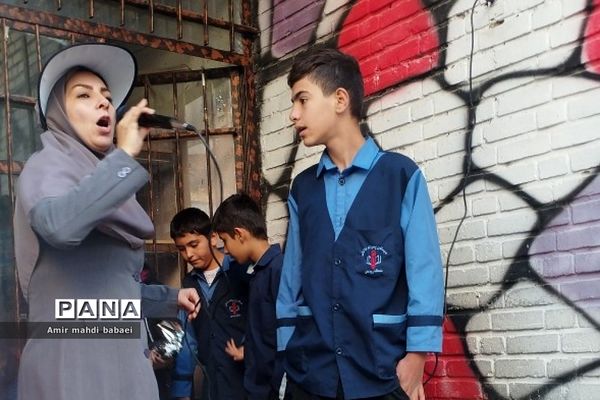 تبلیغات شورای دانش‌آموزی در دبستان دانش  رودهن