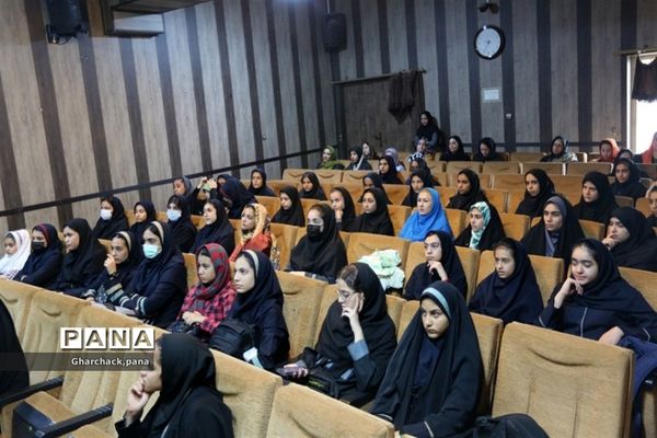 کارگاه توانمندسازی دانش‌آموزان جدیدالورود در شهرستان‌قرچک