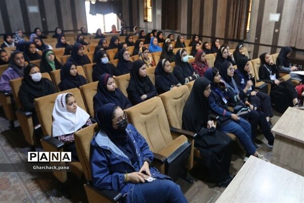 کارگاه توانمندسازی دانش‌آموزان جدیدالورود در شهرستان‌قرچک