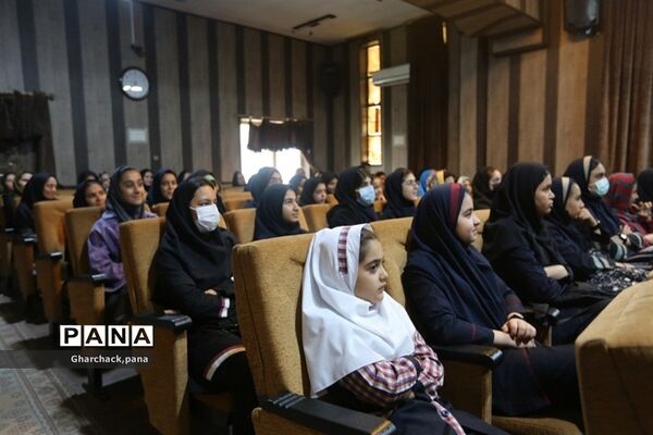 کارگاه توانمندسازی دانش‌آموزان جدیدالورود در شهرستان‌قرچک