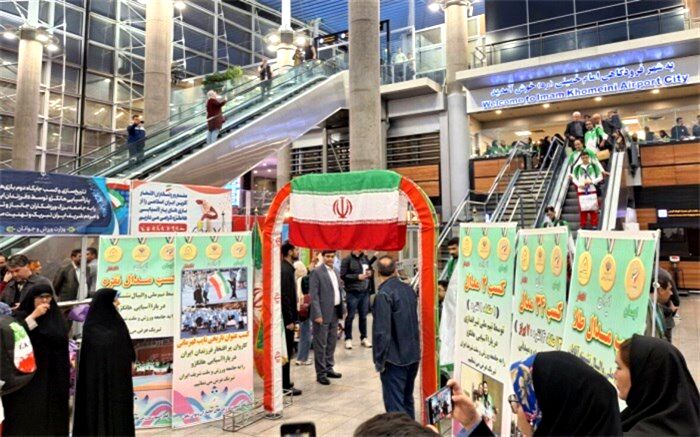 بازگشت نخستین گروه کاروان «فرزندان ایران »