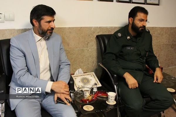 جلسه شورای فرهنگ عمومی در دفتر امام‌جمعه رودهن با حضور مسئولان منطقه