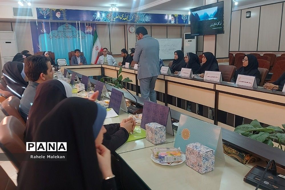 جلسه راهبران آموزشی و مدرسان طرح شهید همت در شهریار