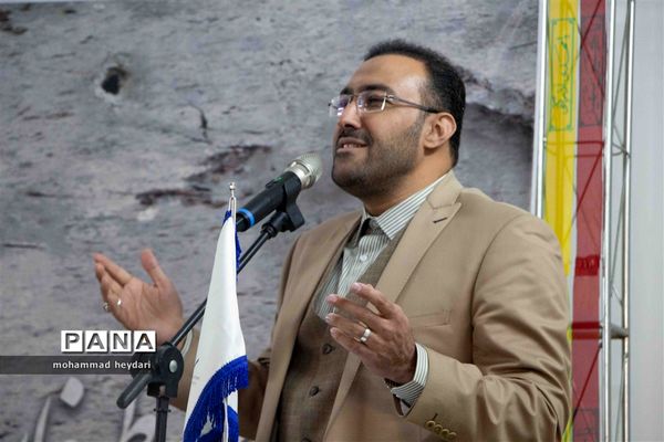 شب شعر طوفان واژه‌ها در یزد