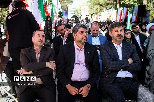 آیین افتتاحیه اردوهای راهیان‌نور دانش‌آموزی