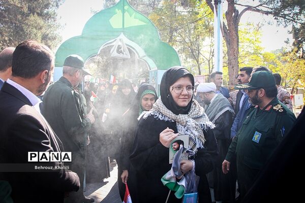 آیین افتتاحیه اردوهای راهیان‌نور دانش‌آموزی