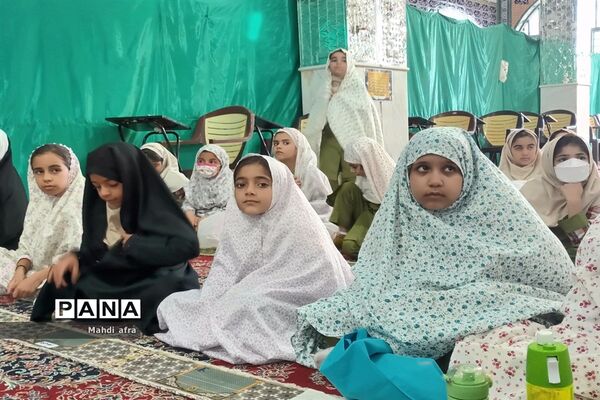 آشنایی دانش‌آموزان دبستان شاهد حریت بهبهان با آداب حضور در مسجد