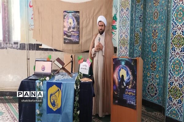 برگزاری نماز جماعت در هنرستان بلیغ و معرفت شهرستان فیروزکوه