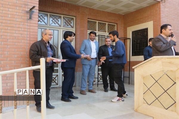 تجلیل از هنرجویان برتر هنرستان نمونه امام خمینی  شهرستان بجنورد