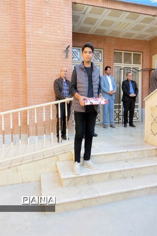 تجلیل از هنرجویان برتر هنرستان نمونه امام خمینی  شهرستان بجنورد