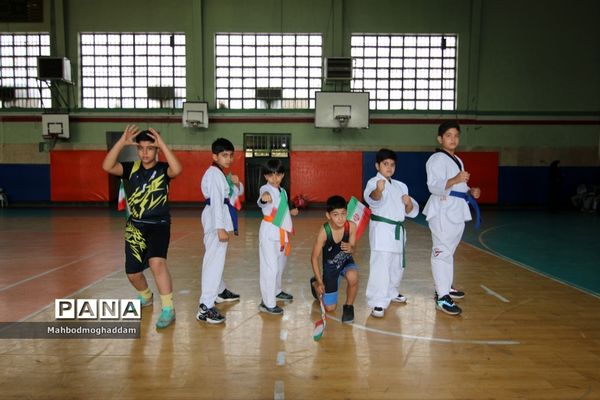 افتتاحیه مسابقات ورزشی درون مدرسه ای دبستان پسرانه علوی منطقه ۱۳