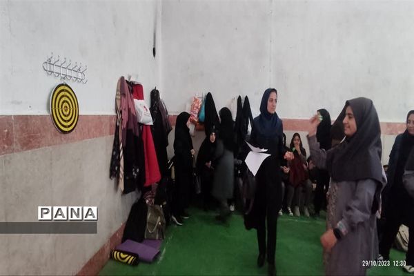 هفته تربیت‌بدنی در  دبیرستان زینبیه و دبیرستان شهید عباسعلی ناطق نوری