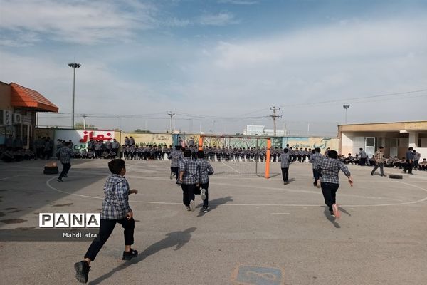 برگزاری مانور پدافند غیرعامل در دبیرستان شاهد امام جواد (ع) بهبهان