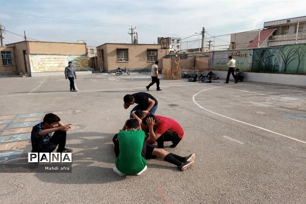 برگزاری مانور پدافند غیرعامل در دبیرستان شاهد امام جواد (ع) بهبهان