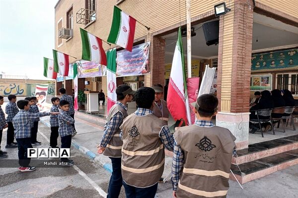 برگزاری مانور پدافند غیرعامل در دبیرستان شاهد امام جواد (ع) بهبهان