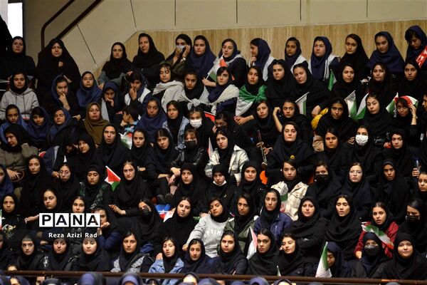 همایش ۱۰ هزار نفری نسل طوفان