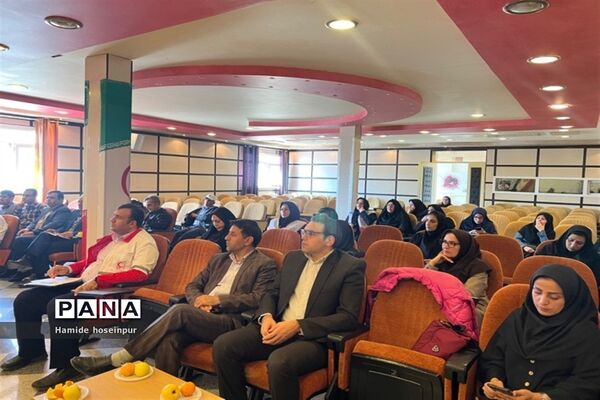 کارگاه آموزشی و توجیهی مدیران مدارس متوسطه یک شهرستان بجنورد