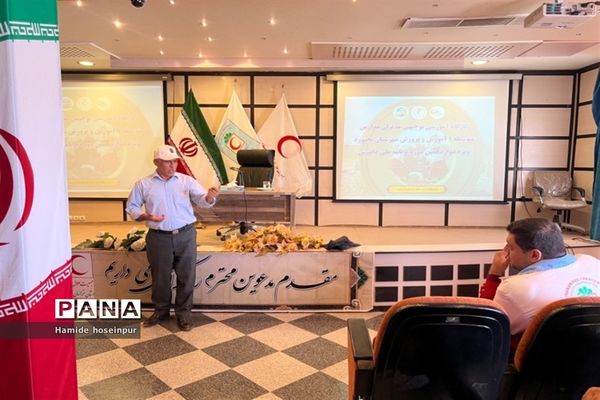 کارگاه آموزشی و توجیهی مدیران مدارس متوسطه یک شهرستان بجنورد