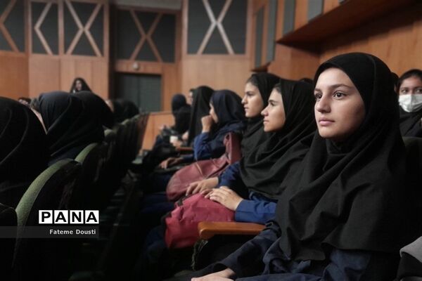 یادواره شهدای دانش‌آموز در طارم