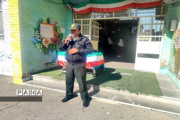 گرامیداشت هفته پدافند غیر عامل در ناحیه 2 ری