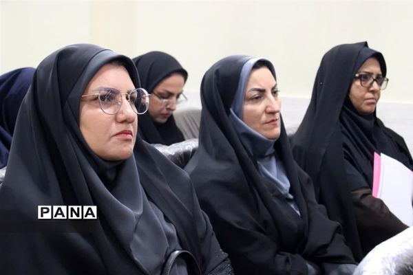 جلسه تخصصی مدیران متوسطه اول