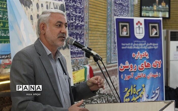 نسل جوان و دانش‌آموز مرجع فکری گروه‌های همسال و خانواده هستند