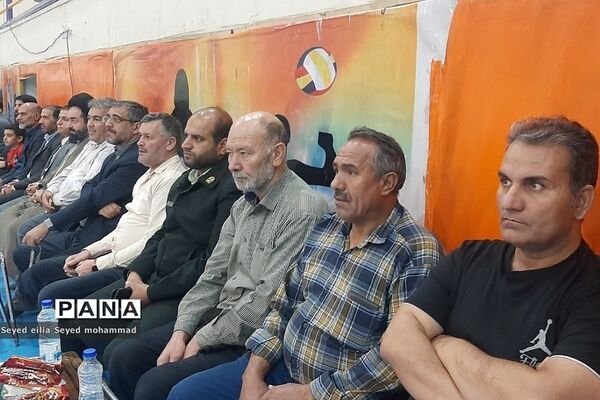 برگزاری مسابقات والیبال به‌مناسبت هفته فرهنگی در قیامدشت