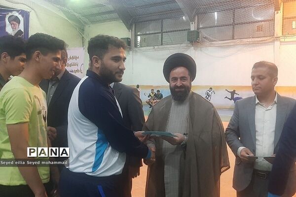 برگزاری مسابقات والیبال به‌مناسبت هفته فرهنگی در قیامدشت