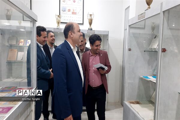 بازدید مدیرکل صدا و سیمای یزد از موزه فرهنگ هنر شهرستان بافق